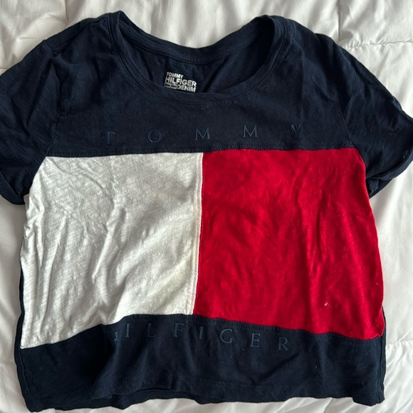 Tommy Hilfiger T-shirt! - Picture 1 of 1